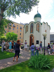 Поэтический круг о России собрался у часовни Сергия Радонежского в День памяти и скорби